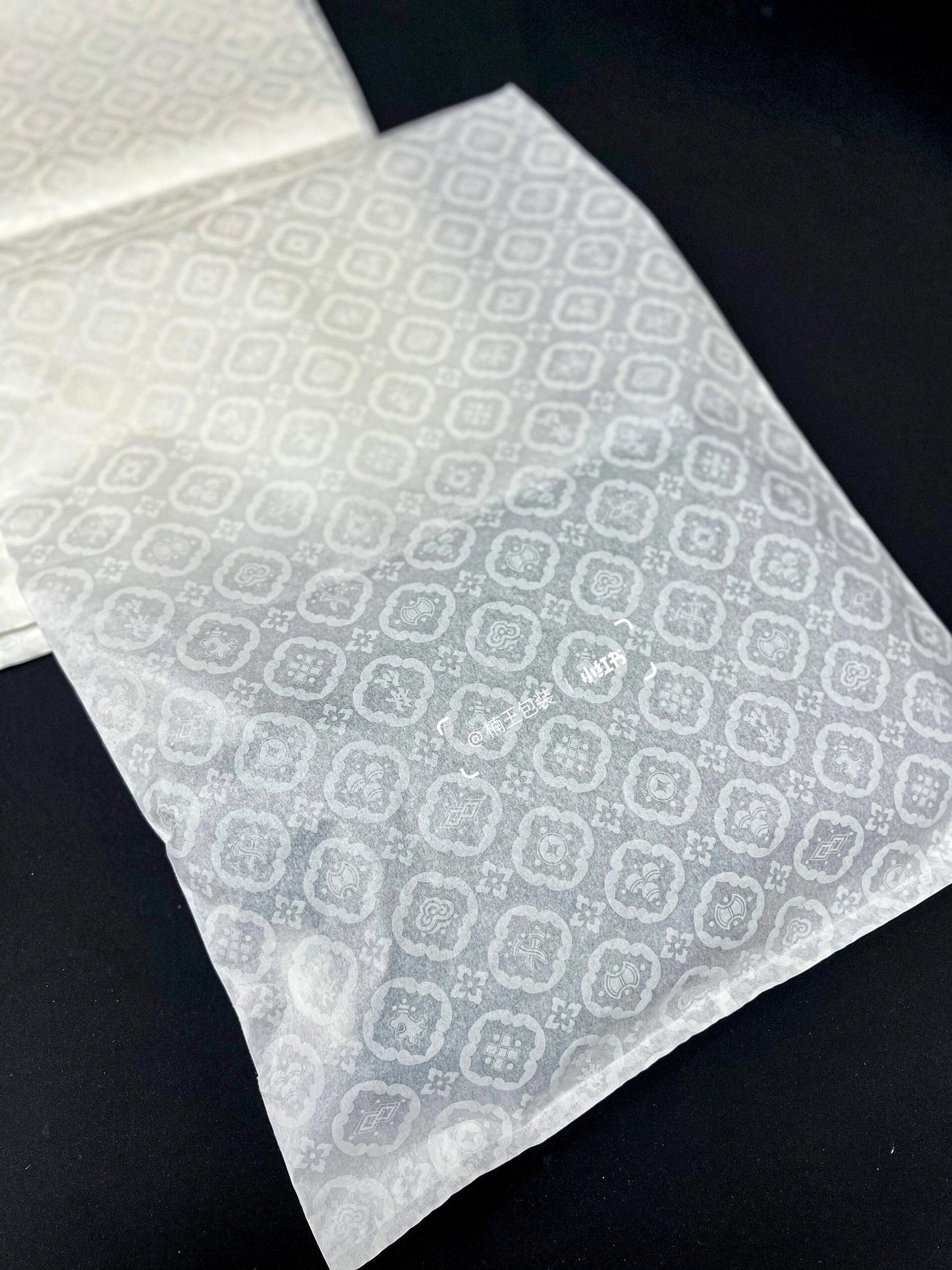 Environmentally friendly middle seal bag