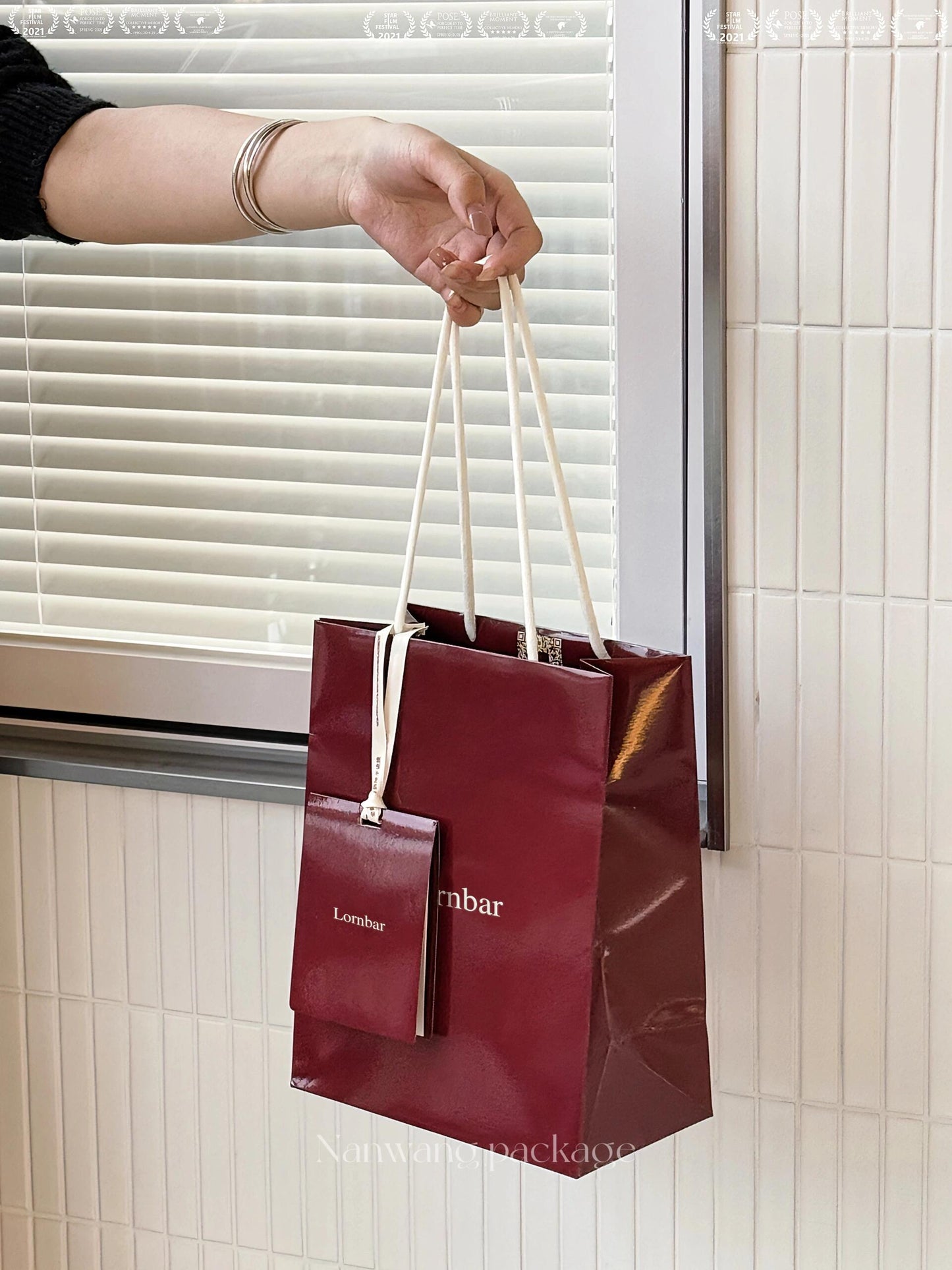 A tote bag that turns heads 100% of the time