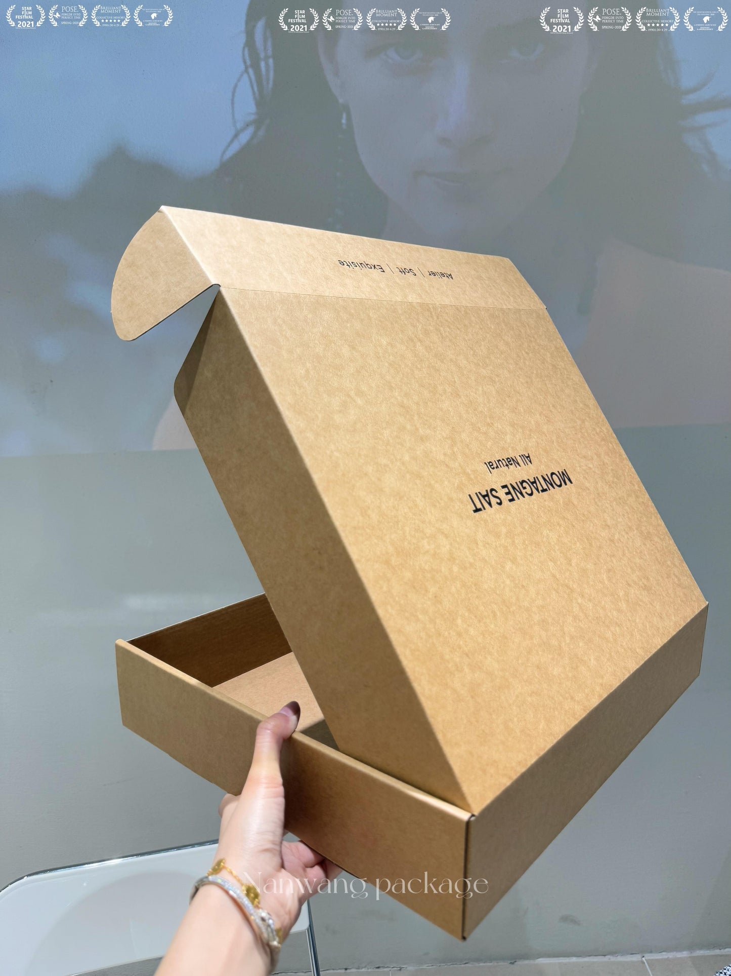 Meika's kraft paper mailer box texture is absolutely amazing!