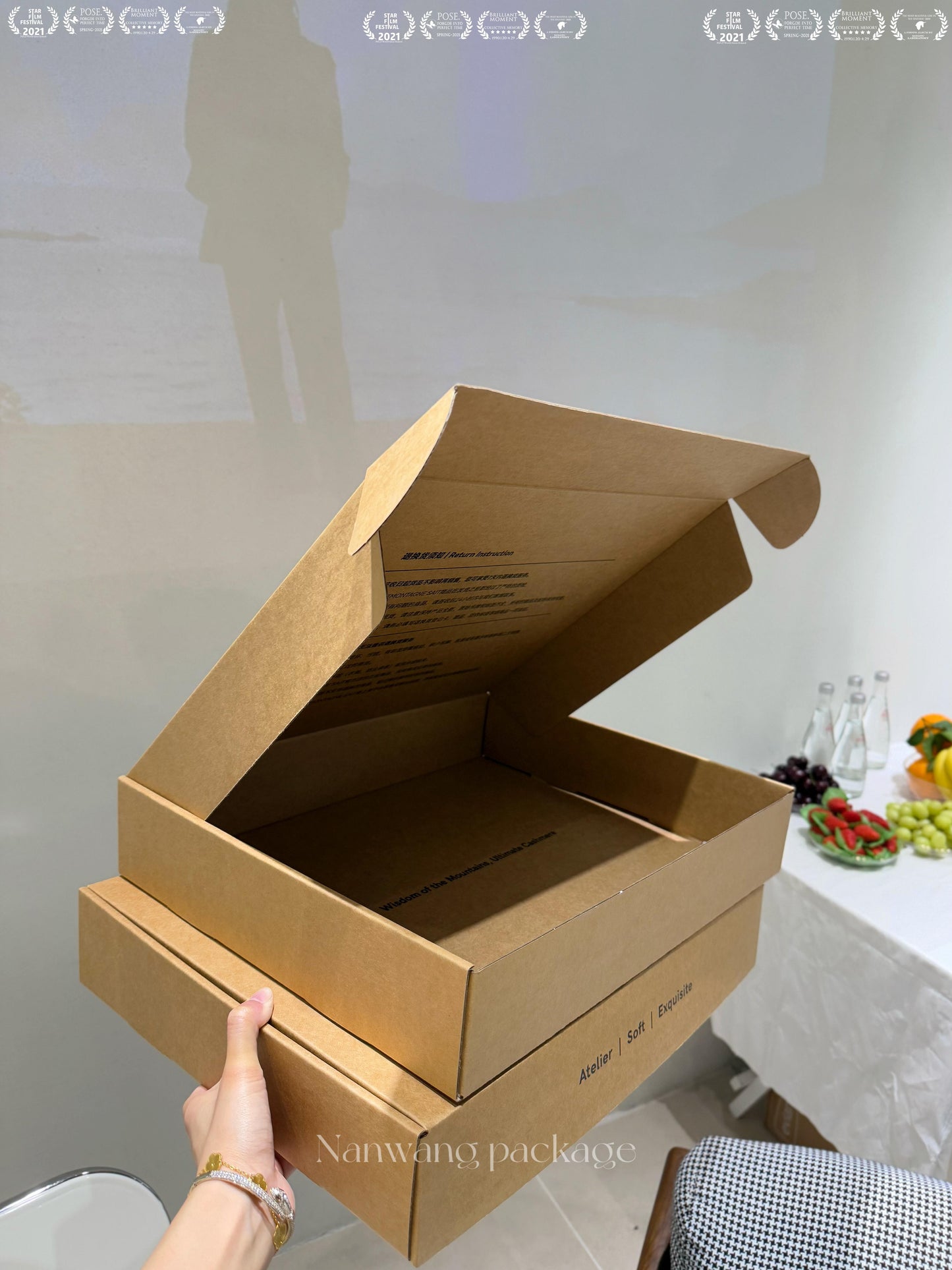 Meika's kraft paper mailer box texture is absolutely amazing!